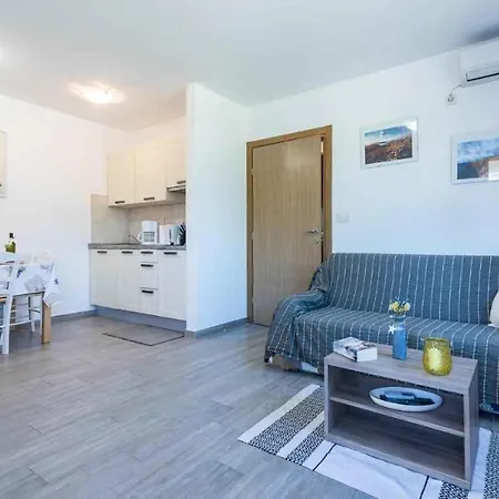 With Pool In Jurandvor-insel Krk 53958 Apartment Jurandvor